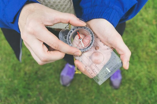 Comment organiser un circuit pour explorer les forêts de bambous d'Arashiyama à Kyoto, Japon ?