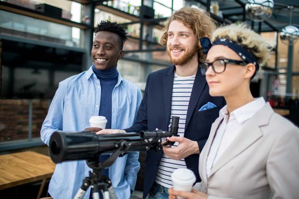 Comment organiser un camping pour observer les papillons en été?